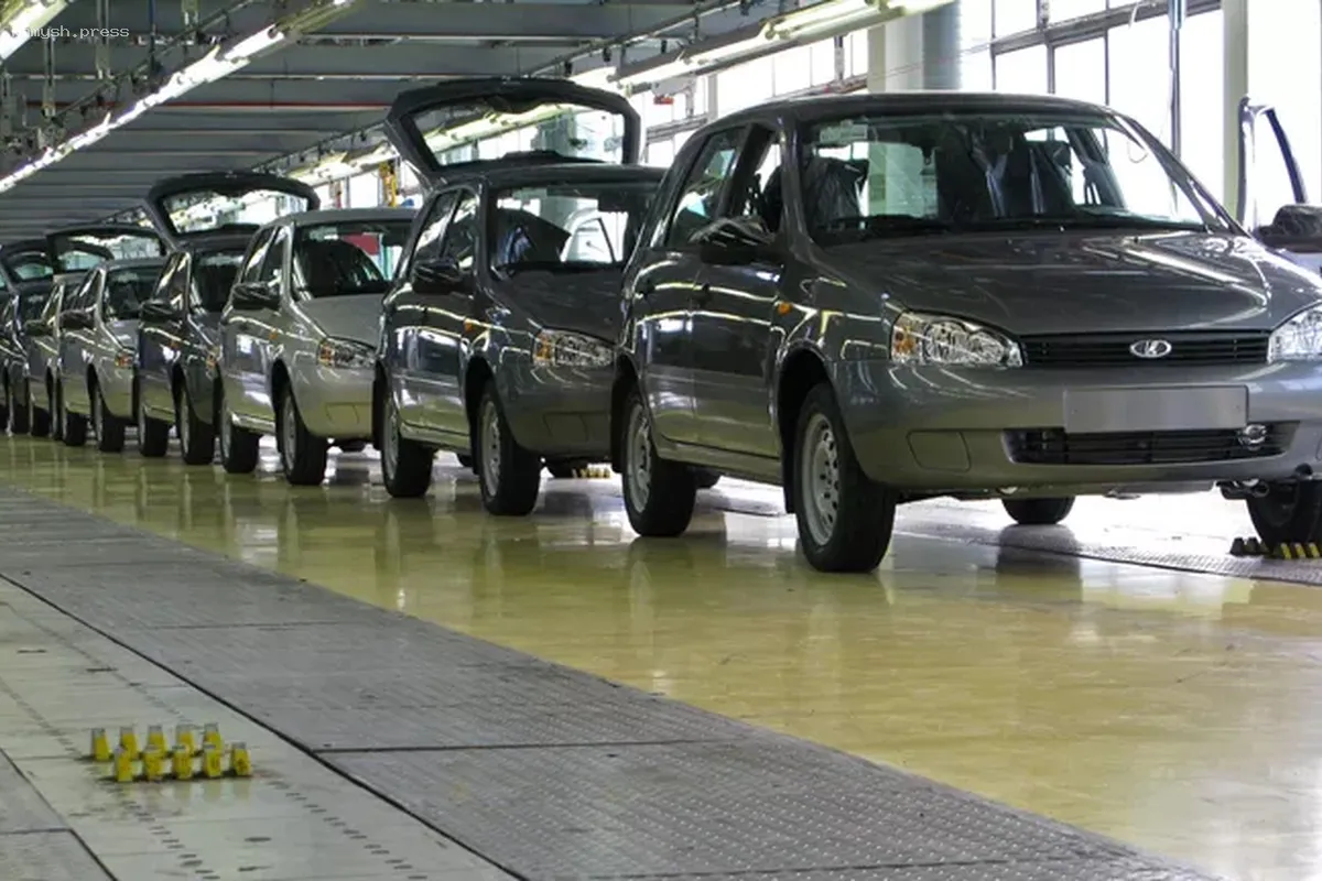 Рост интереса россиян к подержанным автомобилям на фоне резкого снижения импорта новых машин