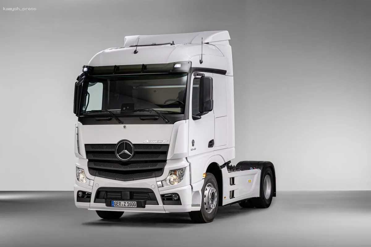 В Москве дебютировал грузовой автомобиль Mercedes-Benz Actros