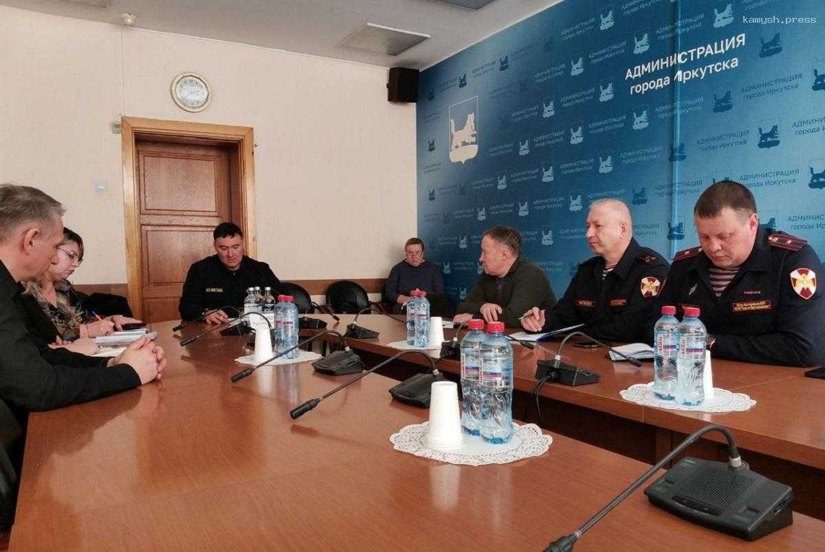 Мэр Иркутска Руслан Болотов провел заседание антитеррористической комиссии и потребовал усилить меры безопасности