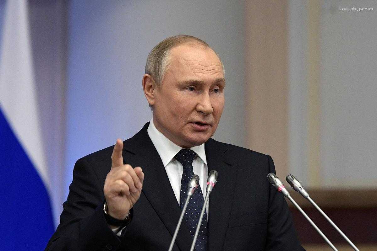 Путин на закрытой встрече обсудил с бизнесменами деприватизацию