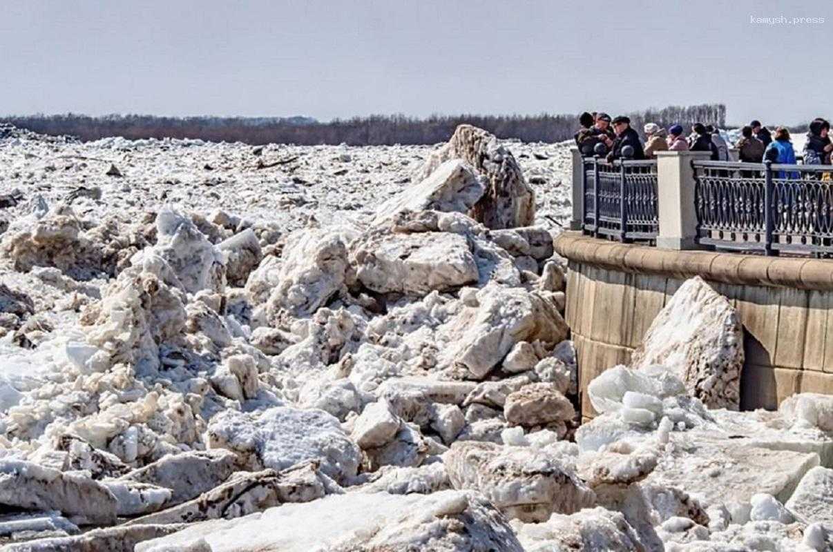 В консульстве КНР в Хабаровске сообщили о трудностях с переправой через Амур и попросили разумнее планировать логистику