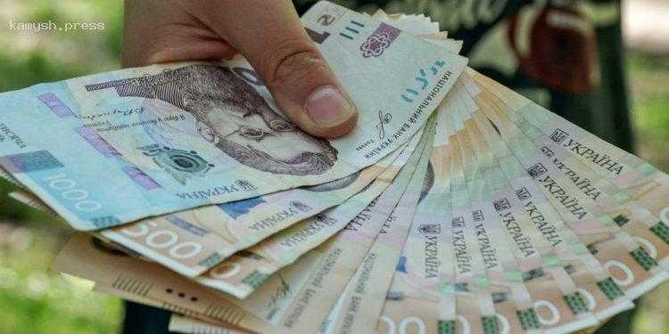В НБУ показали, как будут увеличиваться зарплаты украинцев до 2026 года