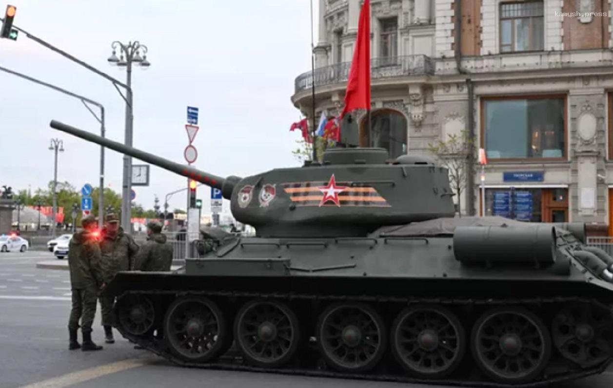 «Русские витязи» и бронеавтомобиль «Линза»: Что ждет россиян на параде Победы?