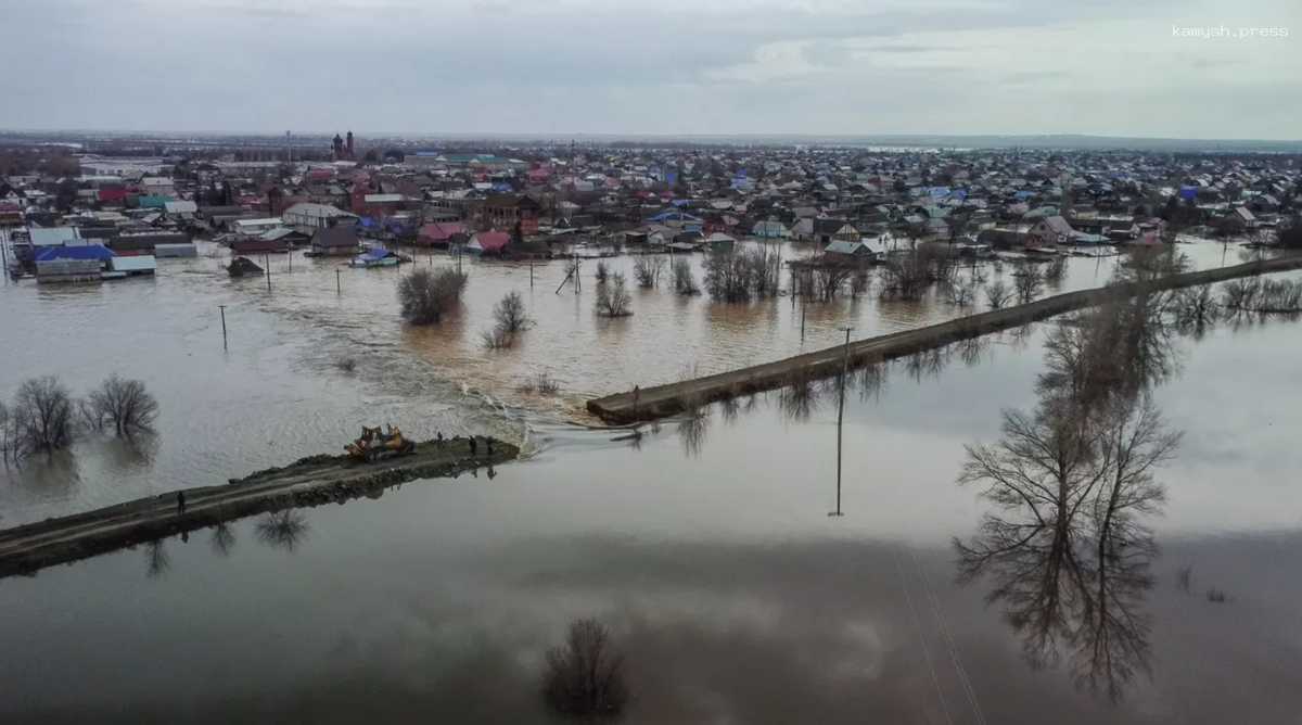 В Орске прорвало дамбу в третьем месте