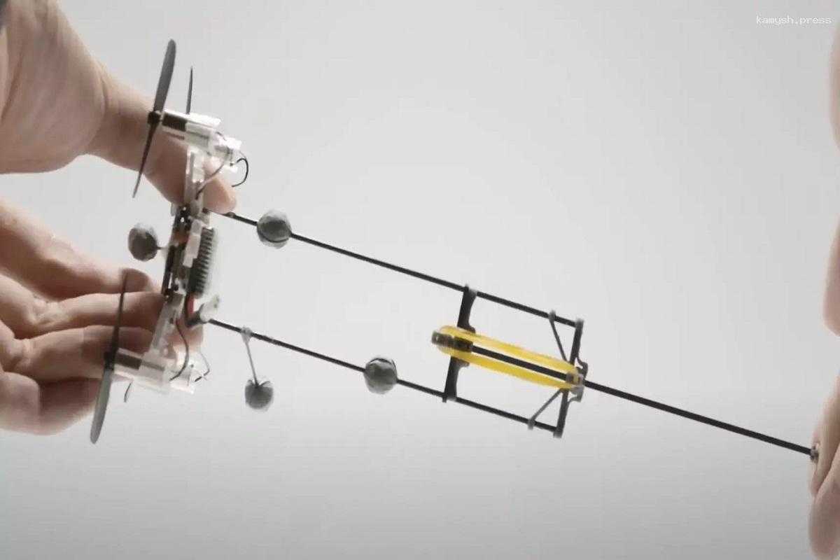 Инженеры создали дрон, который умеет летать и прыгать