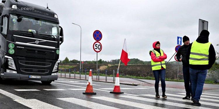 Туск призвал протестующих разблокировать польско-украинскую границу