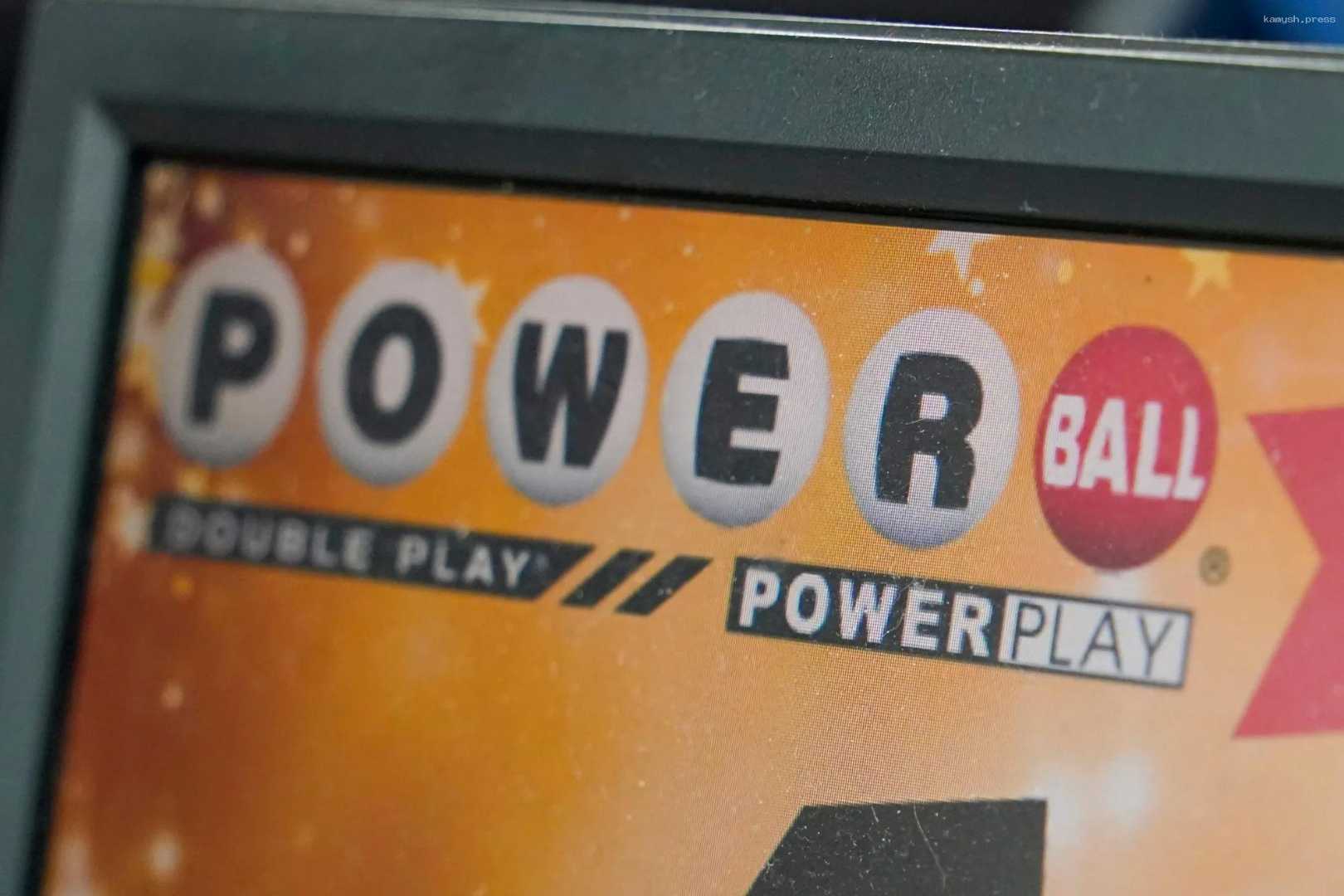 В США выигравшему $1,3 млрд в лотерею Powerball пока отказались выдать деньги