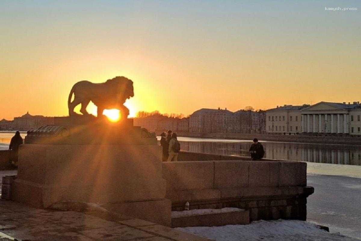 Погода в Петербурге снова побила рекорд тепла с 1890 года