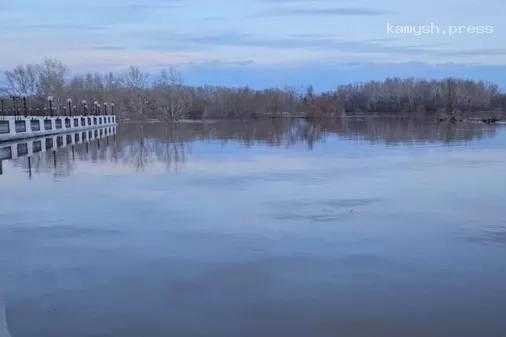 Уровень воды в реке Урал в Оренбурге за ночь поднялся почти на полметра