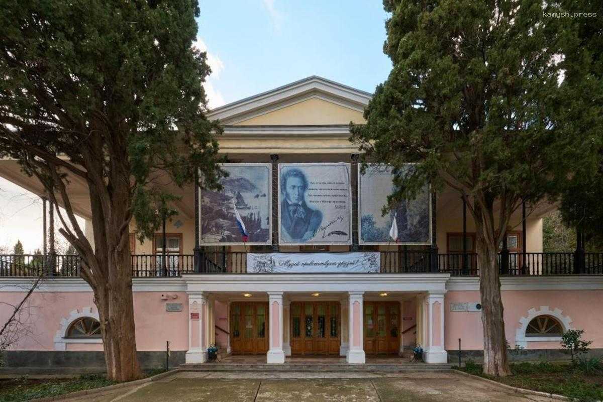 Восстановленную комнату Пушкина откроют в доме-музее поэта в Крыму