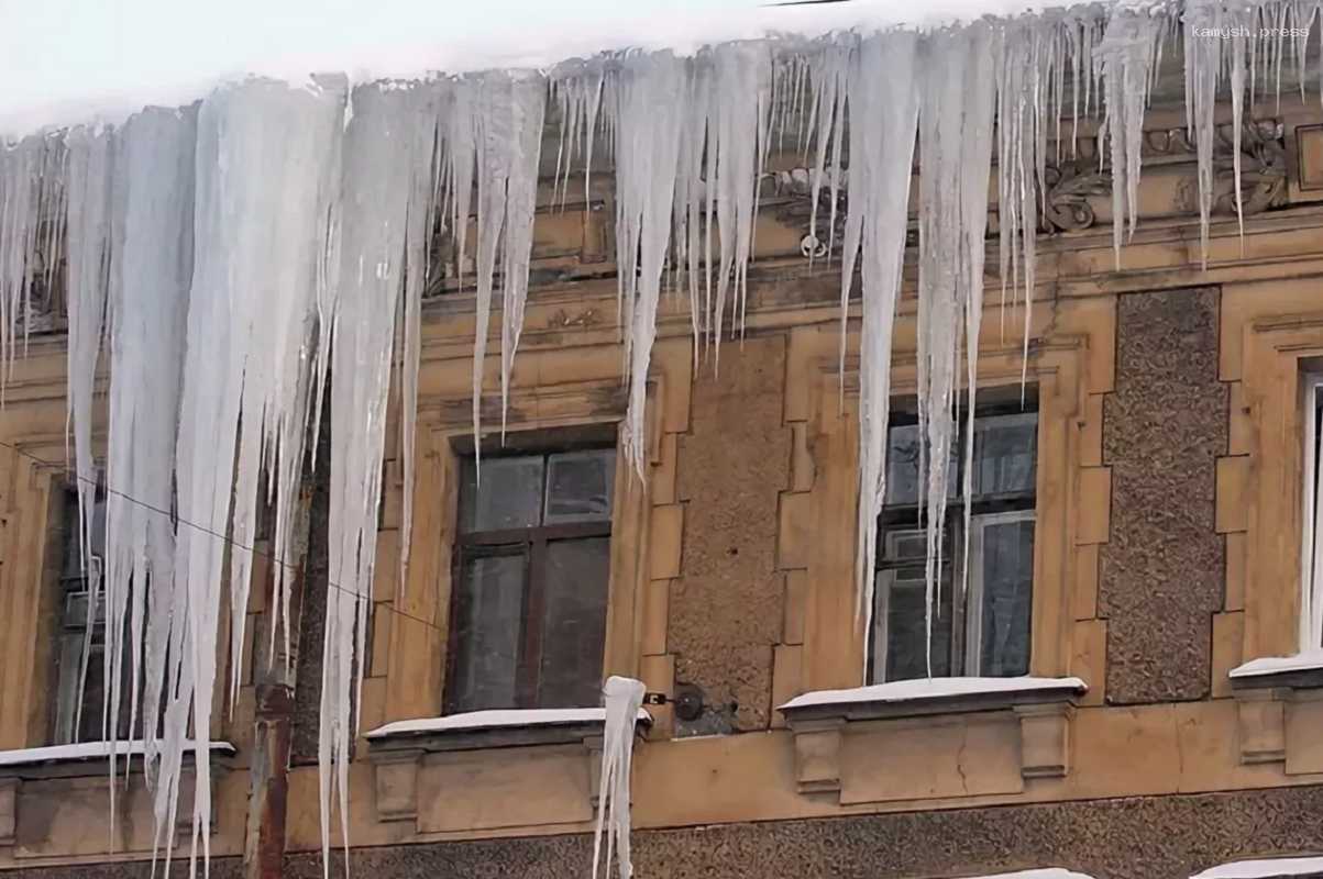 В Саратове создано устройство для удаления снега и наледи с крыш зданий, изобретение не имеет аналогов в РФ