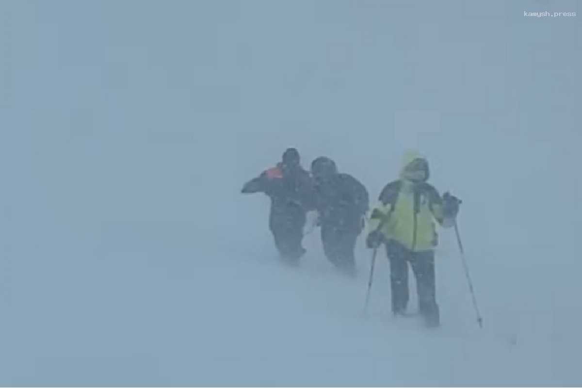 МЧС сообщило о спасении двух потерявшихся москвичей на горе Эльбрус
