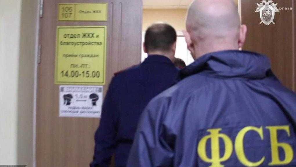 Районный чиновник Чебоксар за взятку «сократил» назначенное количество часов осужденному к обязательным работам