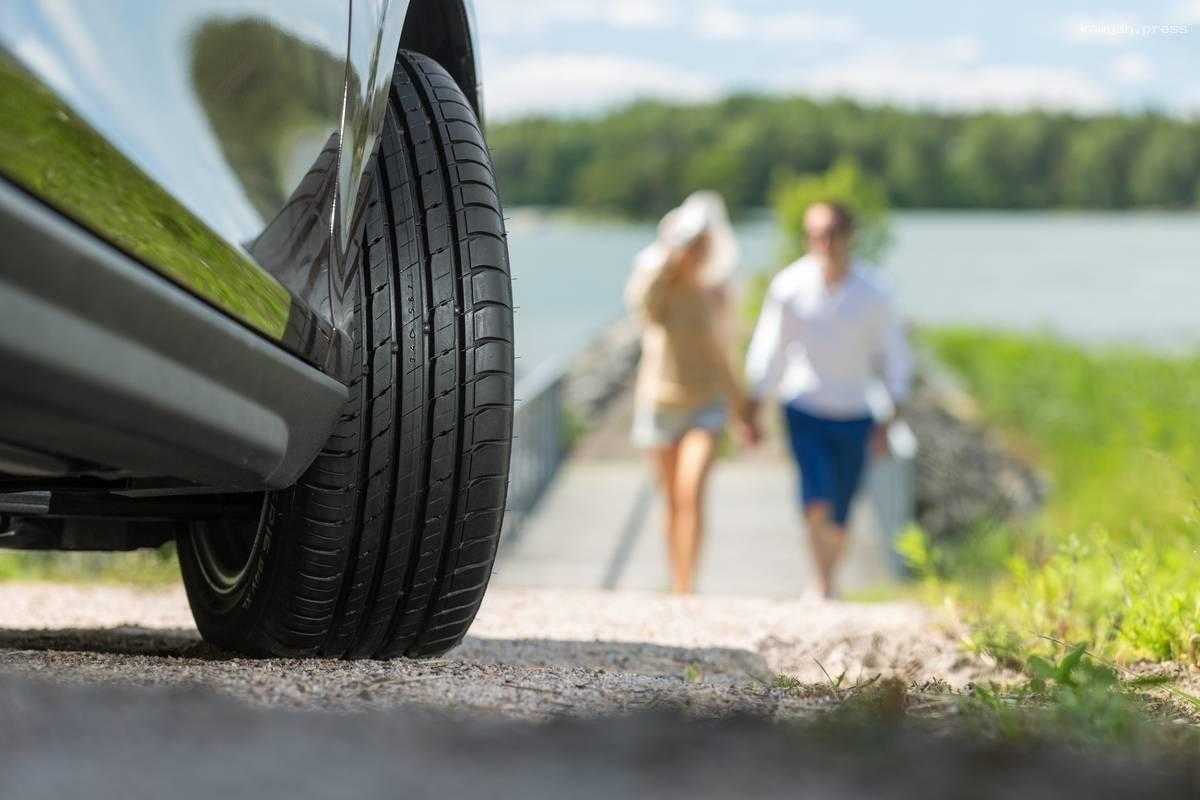 Москвичам рекомендуют сменить зимние шины на летние в связи с потеплением