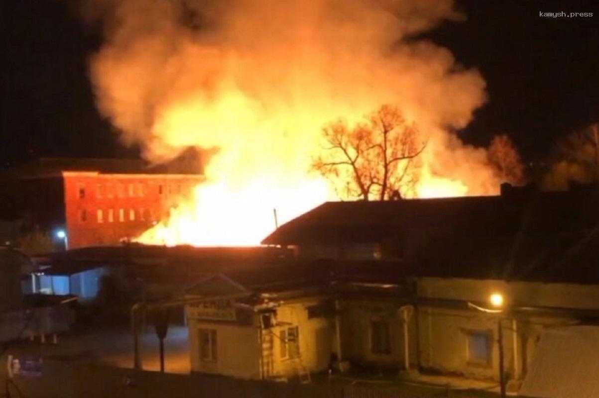 Пожар в производственном здании в Орехово-Зуеве локализован, есть один пострадавший