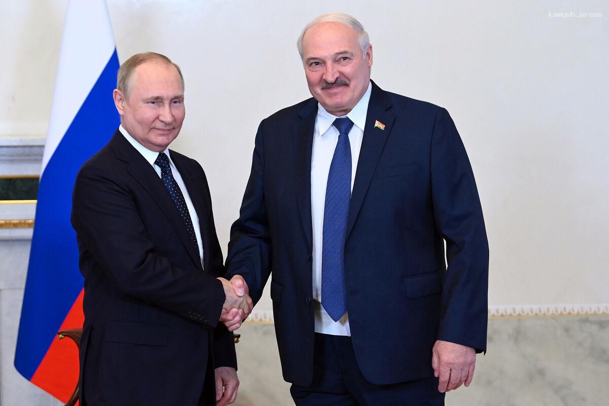 Путин поздравил белорусов с Днём единения народов России и Белоруссии