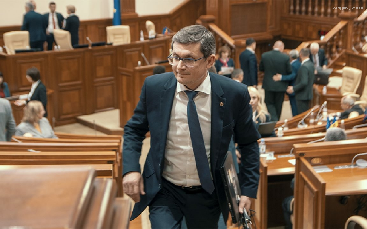 Спикер парламента Молдавии Гросу призвал граждан назваться румынами для принятия в ЕС