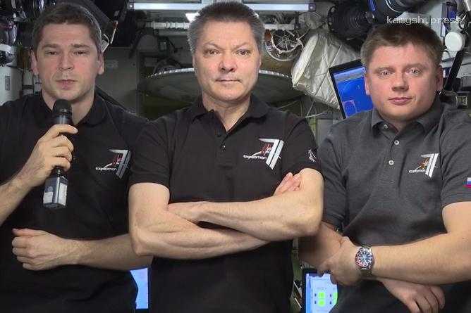 На МКС поздравили россиян с Днем космонавтики