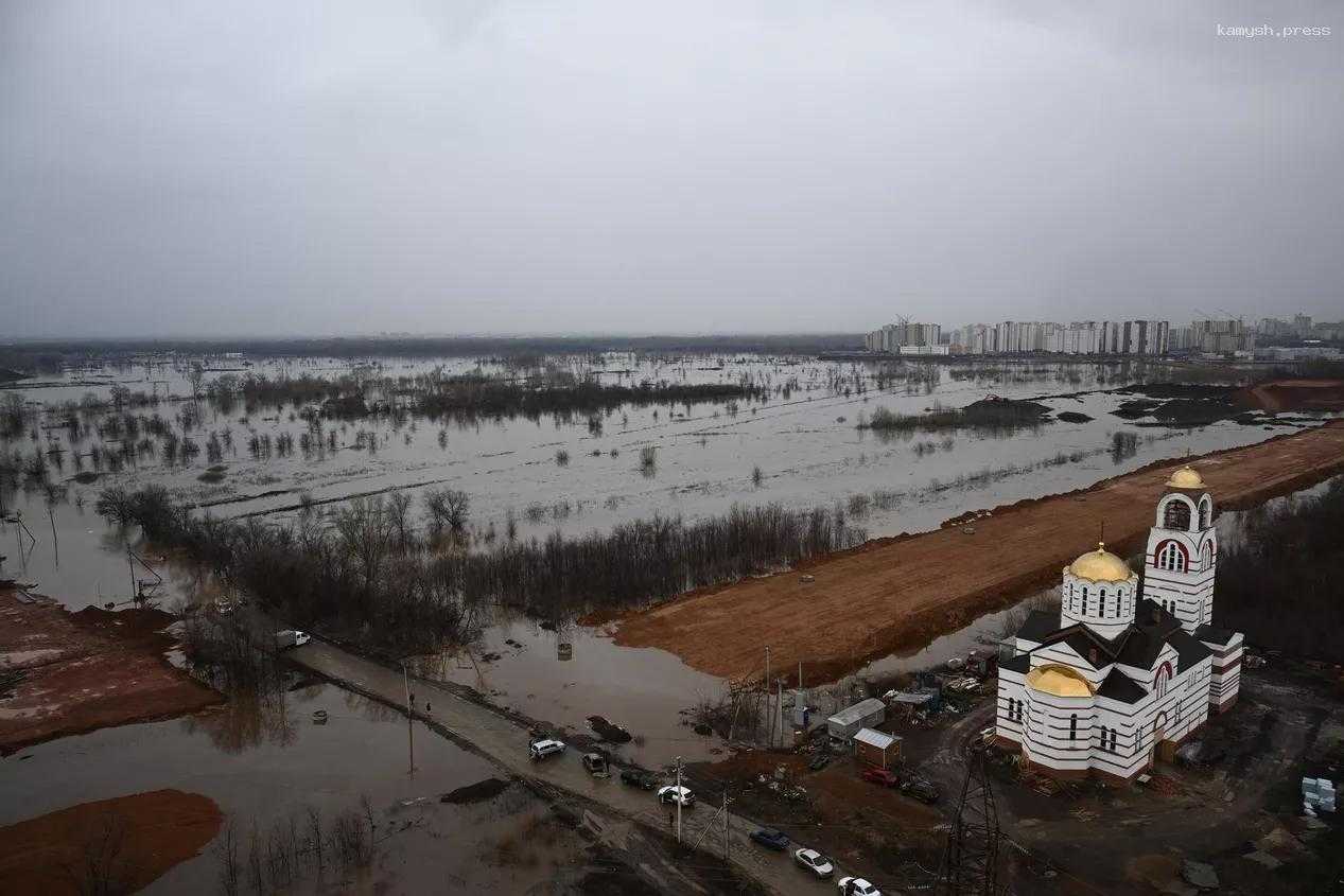 Уровень воды в реке Урал в Оренбурге достиг 1120 см