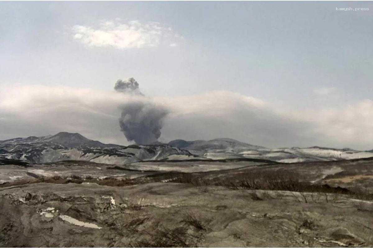 Извержение вулкана на Сахалине может грозить авиаперевозкам
