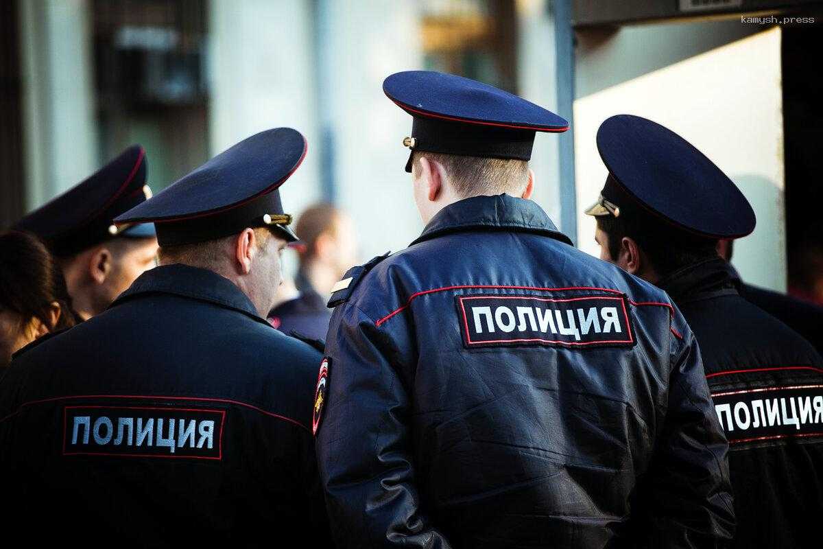 В Екатеринбурге группа мужчин пыталась осуществить рейдерских захват Уральского центра аттестации