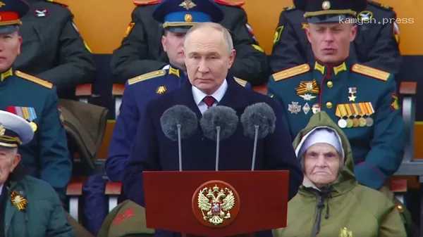 Владимир Путин поздравил всех россиян с Днем Победы