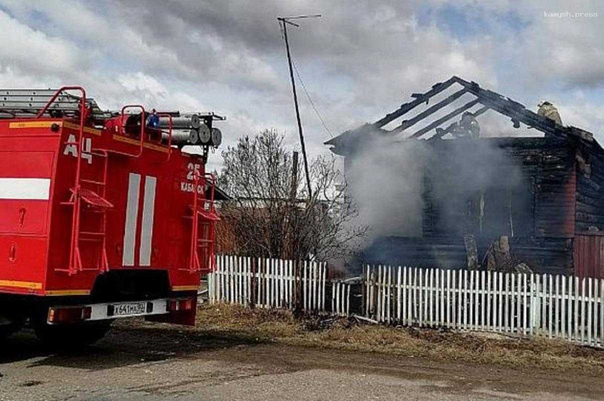 В частном доме в Бурятии при пожаре погибли три ребенка, взрослых на момент трагедии с ними не было