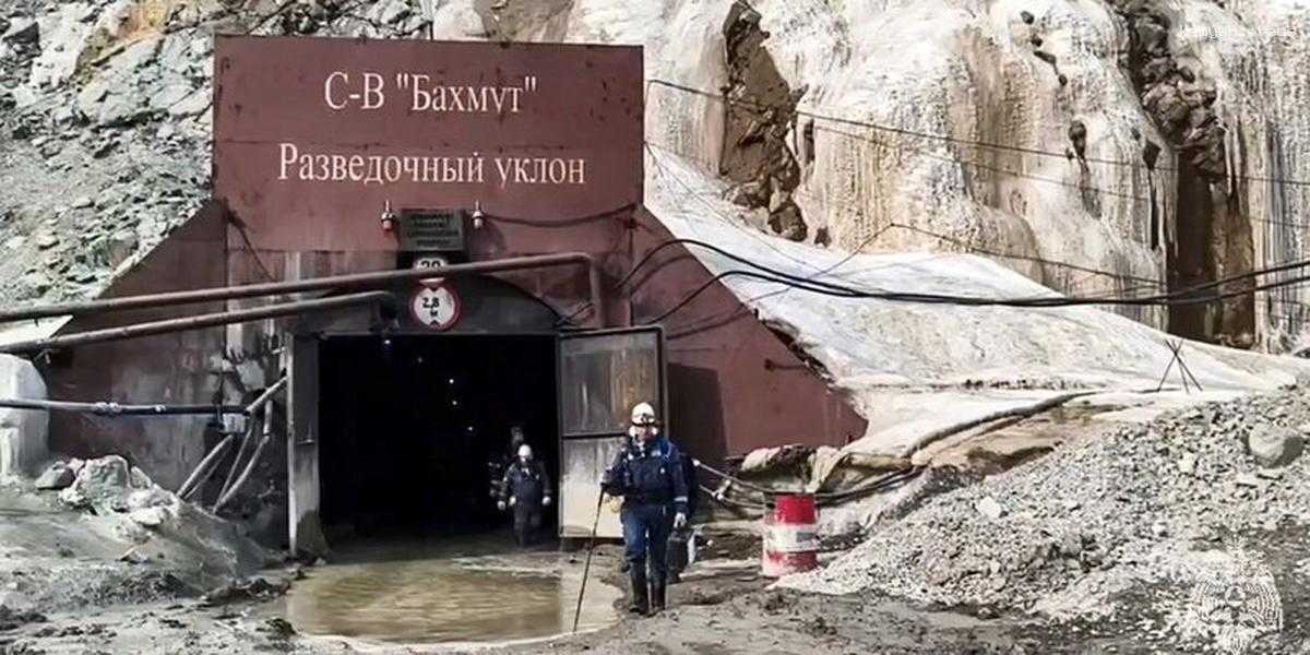 На руднике «Пионер» в Амурской области спасатели начали бурить восьмую разведывательную скважину
