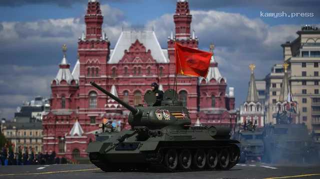 В Кремле прокомментировали влияние погоды на Парад Победы в Москве