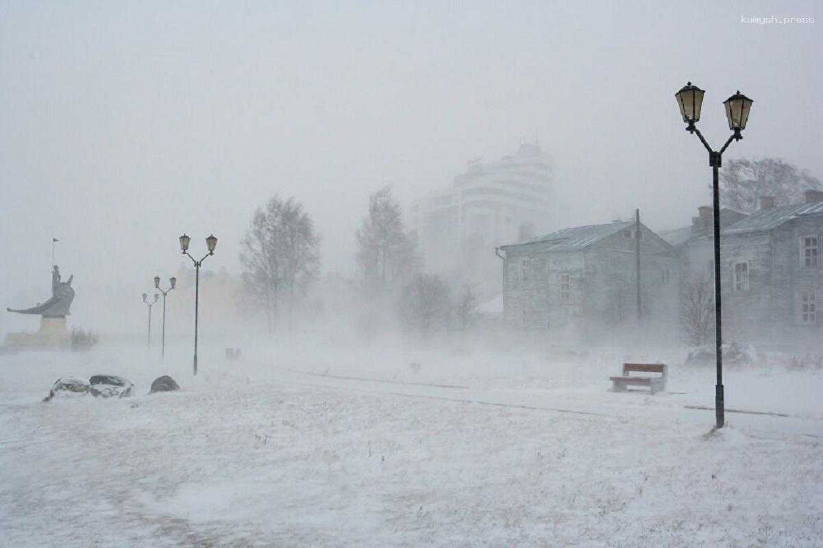 В Петрозаводске действует режим чрезвычайной ситуации, власти активизировали МЧС и ДПС