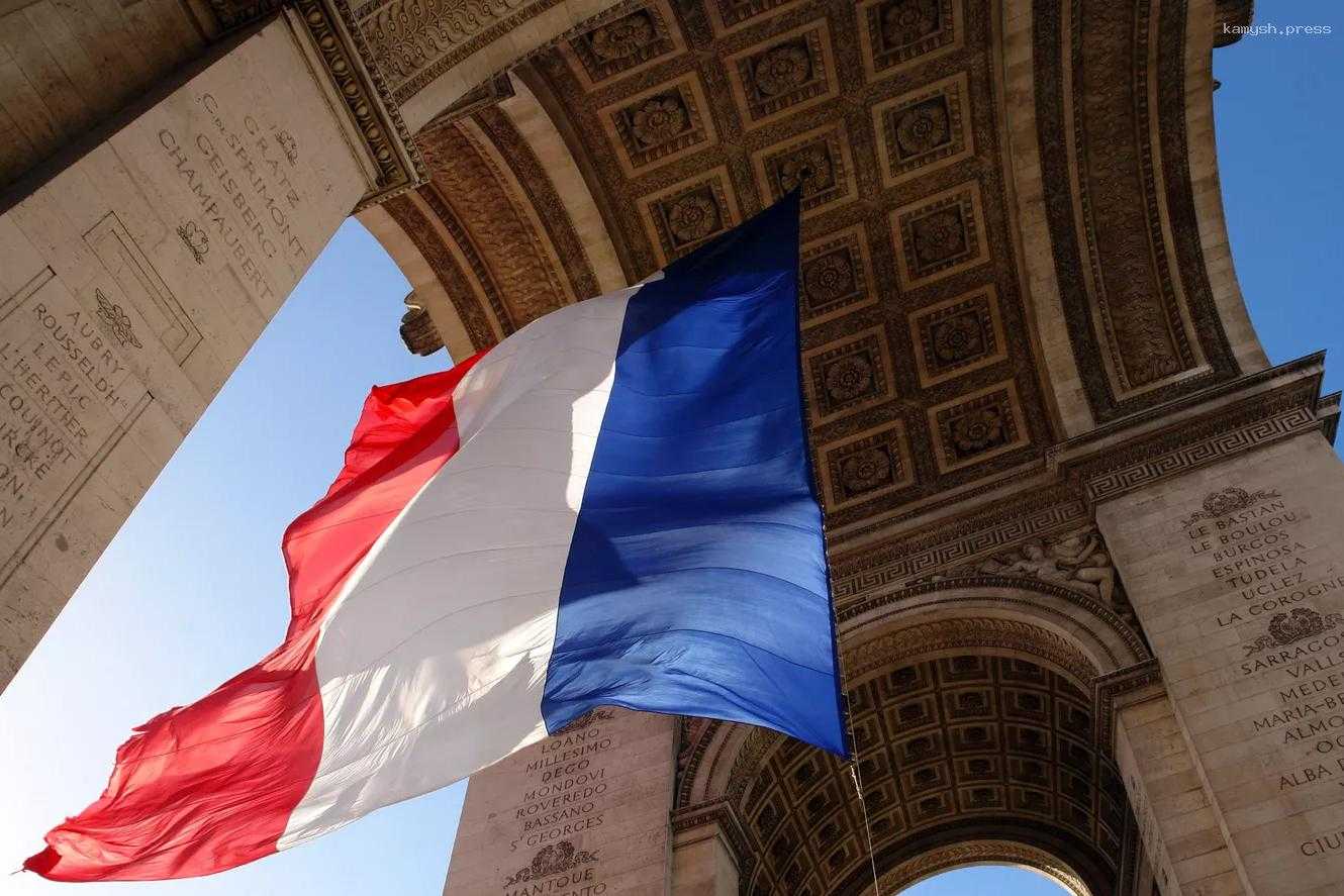 В парламенте Франции заявили, что в вопросе помощи Киеву «возможно все»