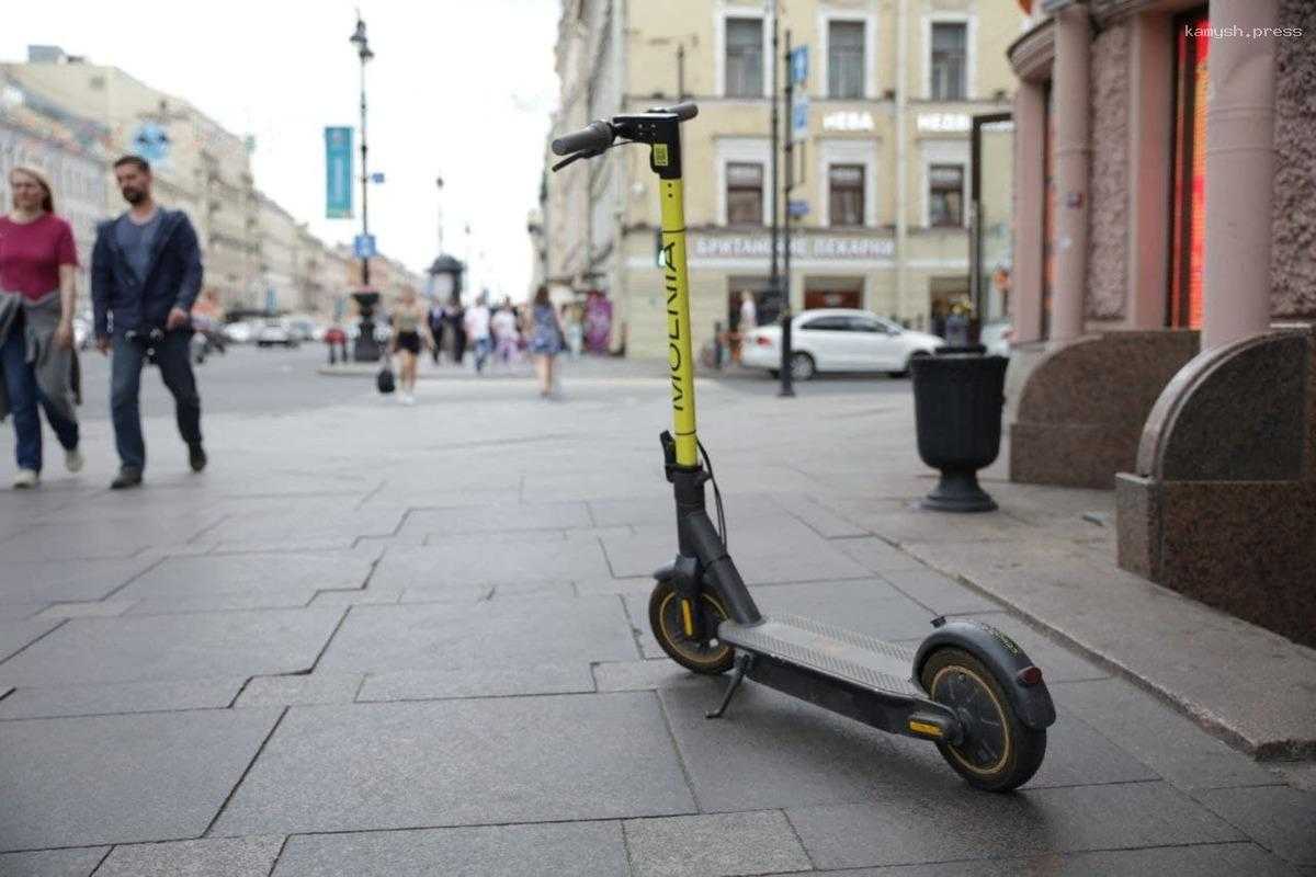 В Петербурге намеренны запретить электросамокатам ездить по тротуарам