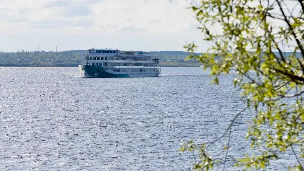 В Удмуртию прибыли первые теплоходы с туристами