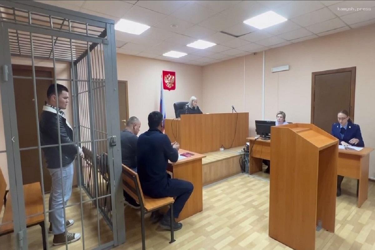 В Новосибирске посадили в колонию сотрудника гостиницы, укравшего миллион рублей из номера постояльца
