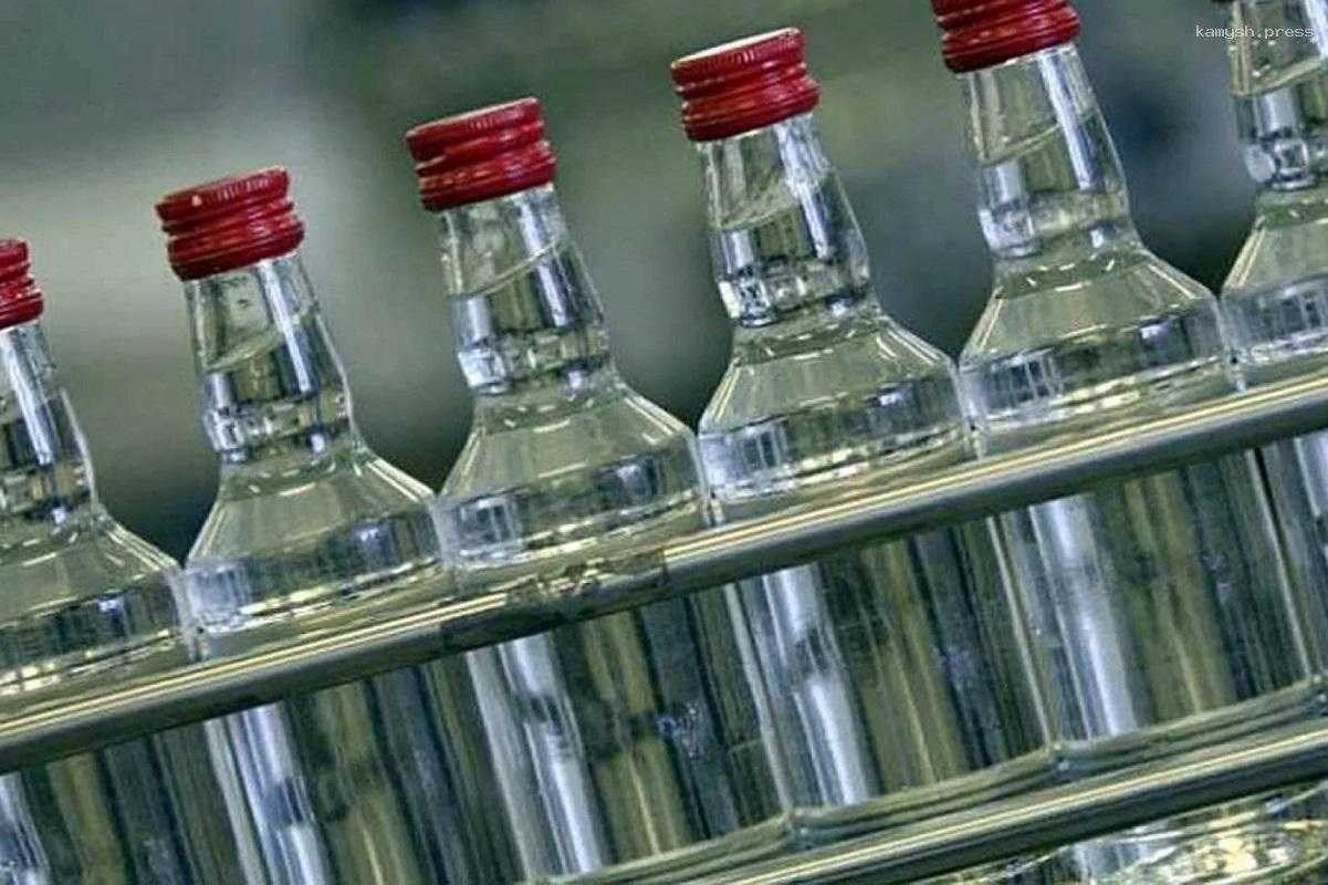 В Новосибирской области за год изъяли 496000 литров нелегального алкоголя, что на 95% больше показателей 2023 года