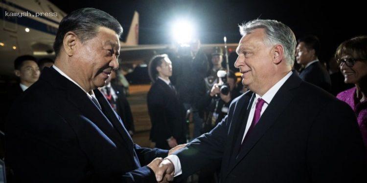 Орбан заявил, что Европа «на стороне войны» и поддержал «мирную инициативу» Китая по Украине