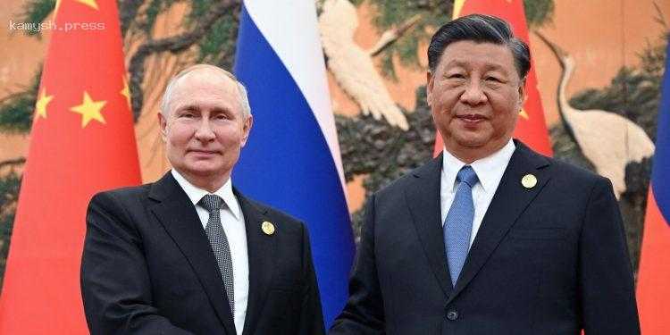 В Financial Times раскрыли три вопроса, которые Путин обсуждал с Си Цзиньпином во время визита в Китай