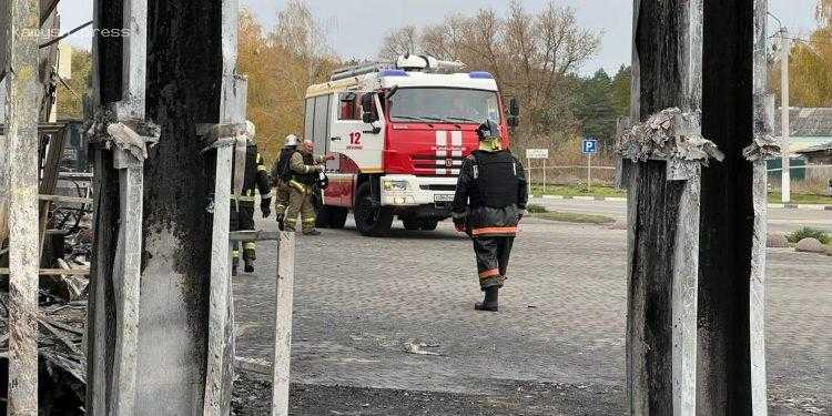 В Белгородской области дрон ударил по резервуару с топливом, в Сети показали кадры пожара