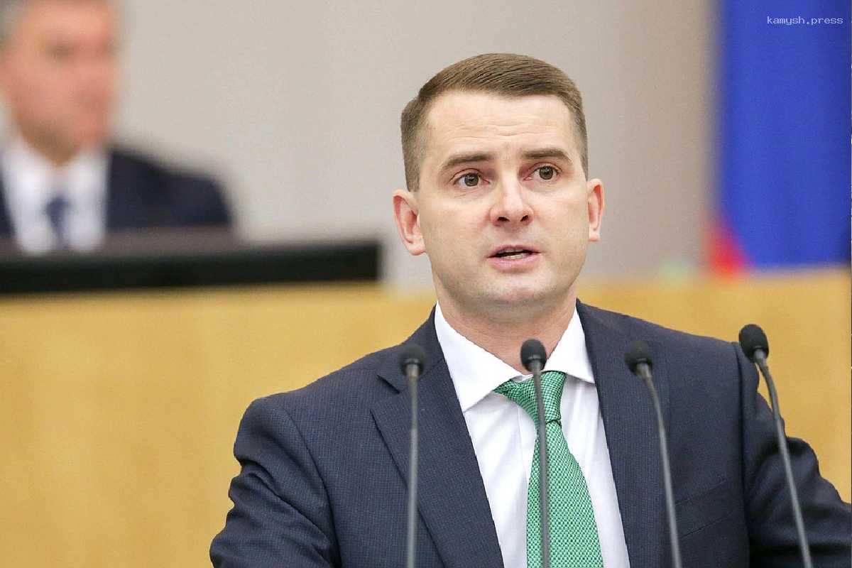 Депутат ГД Нилов призвал отменить передвижные и мобильные дорожные камеры