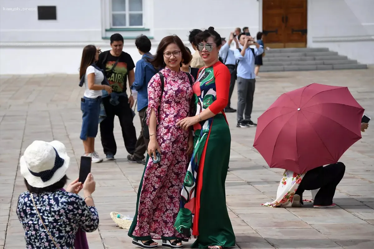 Китайцы массово устремились в Россию