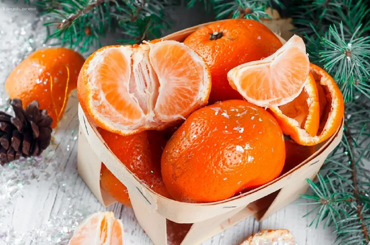 Как защитить зубы в Новый год от мандаринов? Советы стоматолога