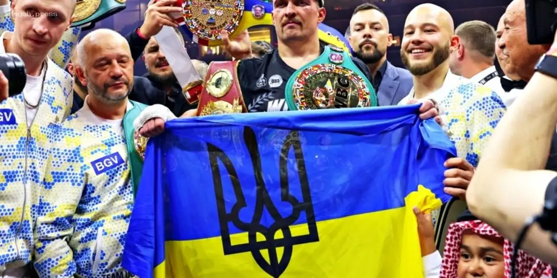 Менеджер Усика отреагировал на отказ украинца от чемпионского пояса IBF