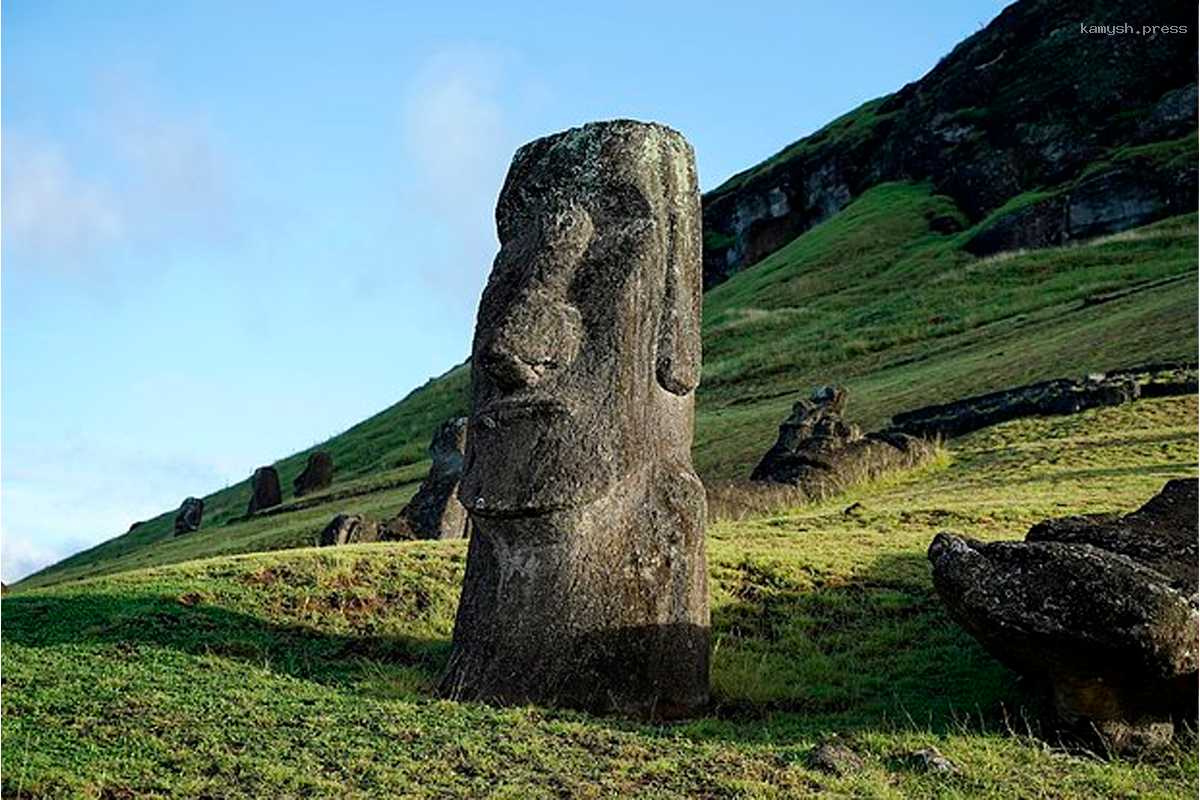 Знаменитые статуи на острове Пасхи вскоре могут исчезнуть