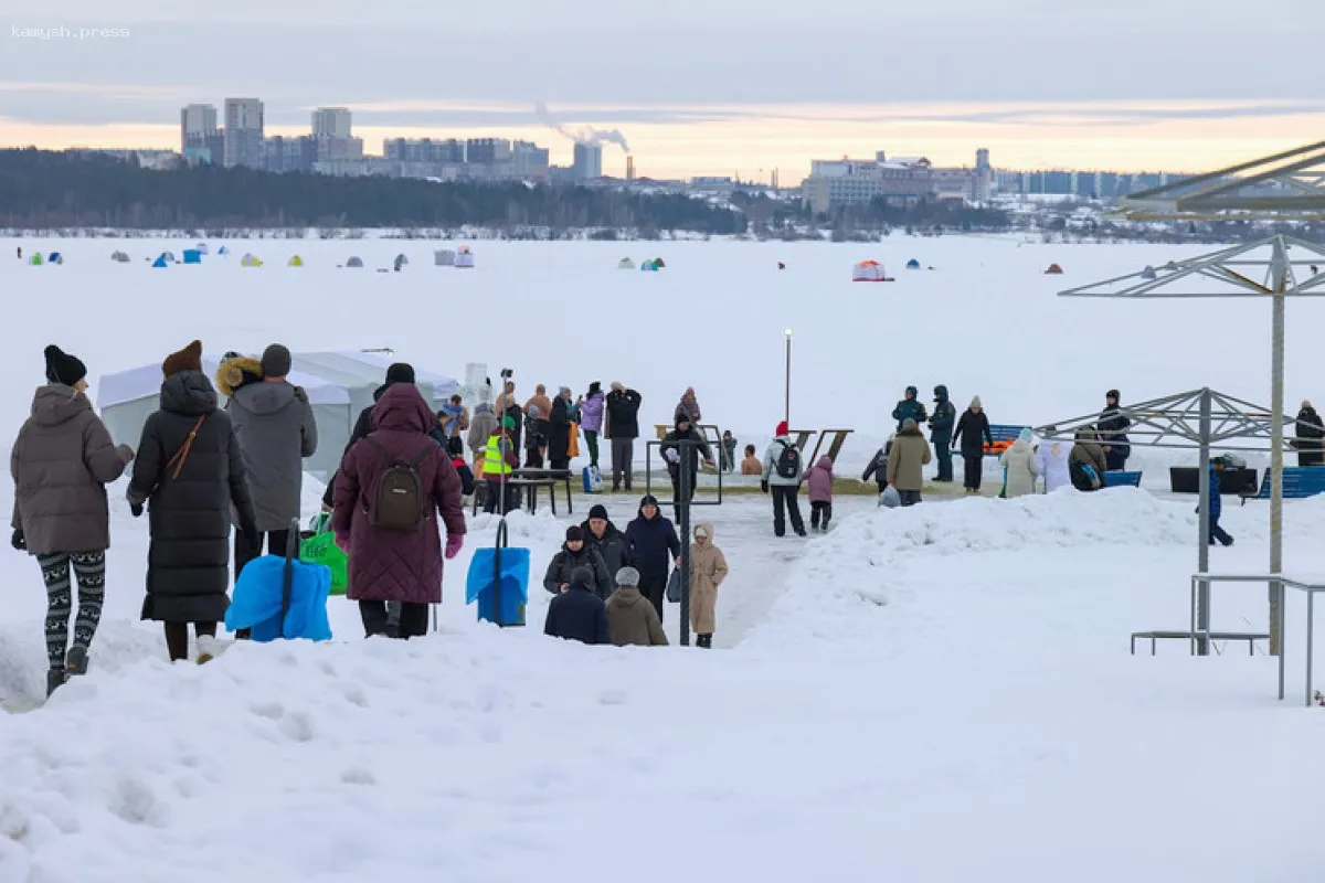 Более 20 тысяч человек приняли участие в Крещенских купаниях в Челябинской области