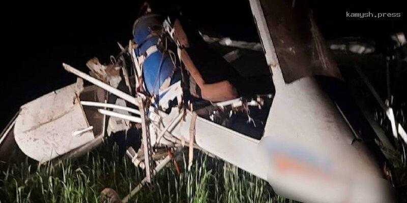 В Саратовской области при проведении сельскохозяйственных работ упал легкомоторный самолет