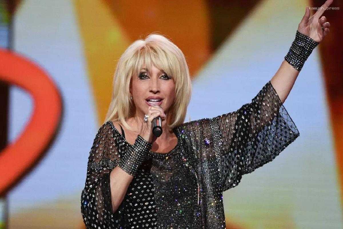 Певица Ирина Аллегрова заявила, что участники шоу «ВИА Суперстар!» извратили ее песню «Угонщица»