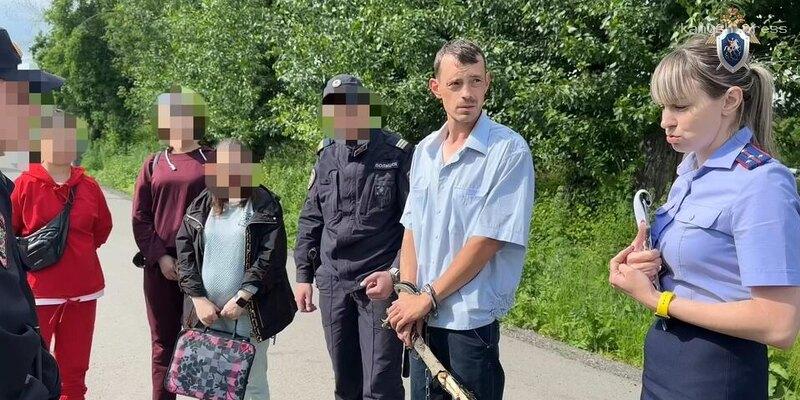 Житель Кузбасса из ревности расстрелял водителя машины, в которой ехала его жена