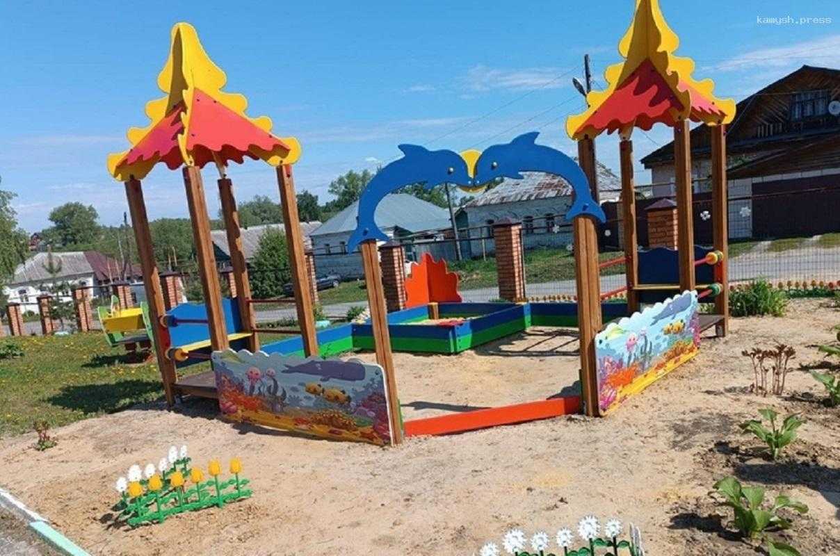В Мордовии возле детсада «Солнышко» установлен новый игровой комплекс