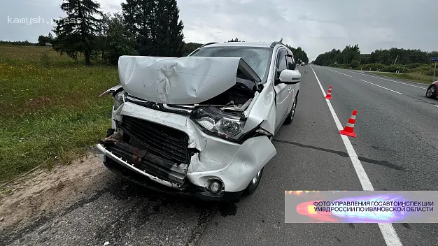 В Ивановской области внедорожник не заметил встречную маршрутку