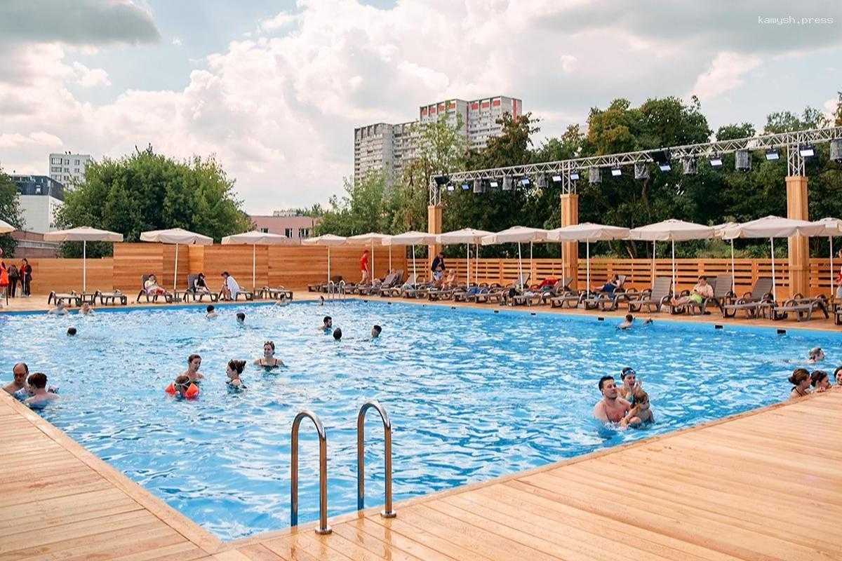 18 бассейнов под открытым небом откроются в Москве